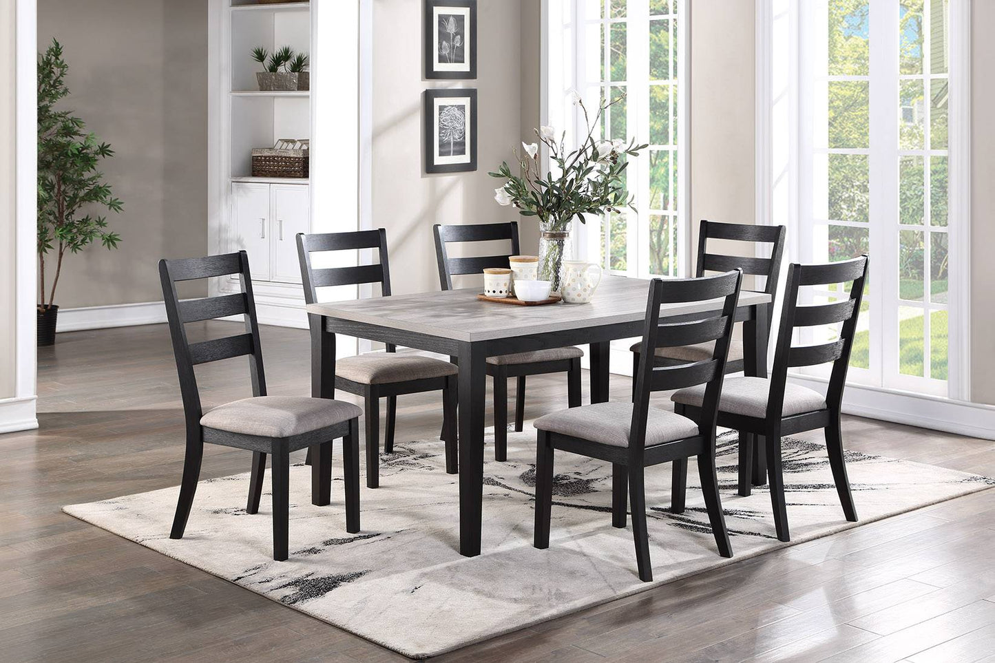 Shaki Dining Set